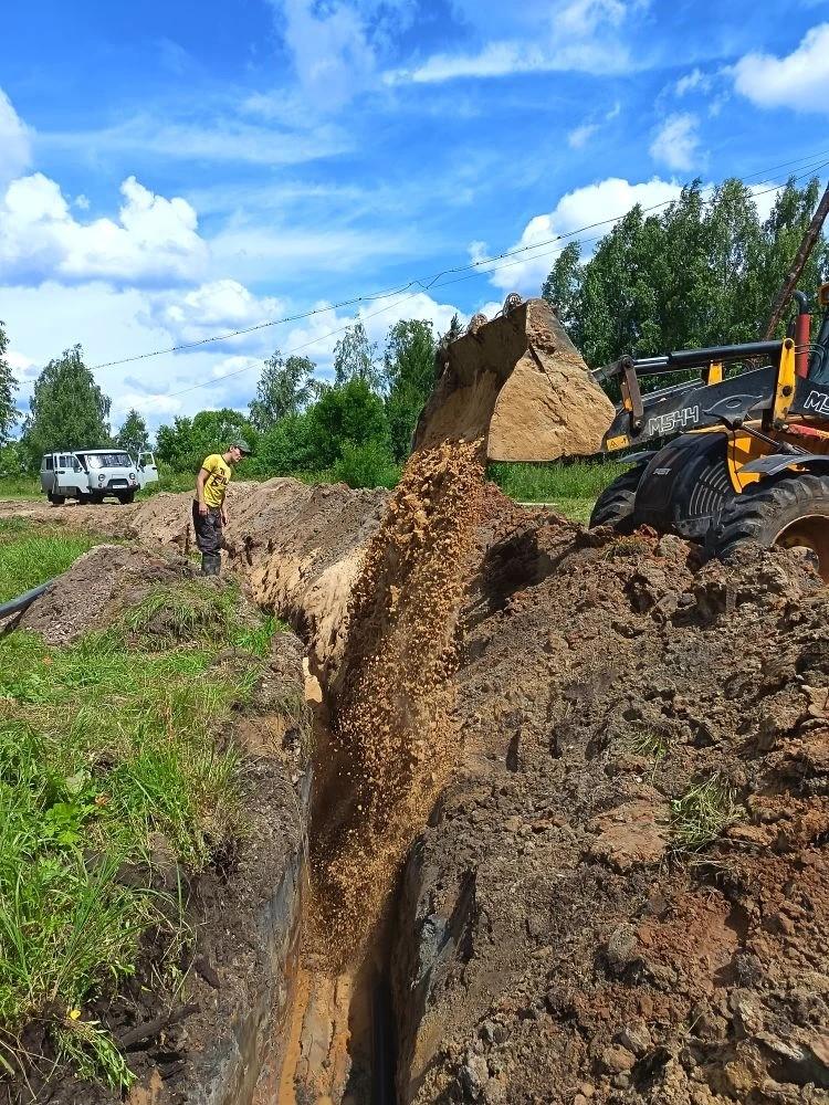 В Ковровском районе по федеральному проекту «Модернизация коммунальной инфраструктуры» капитально ремонтируют сети водоснабжения в Красном Октябре